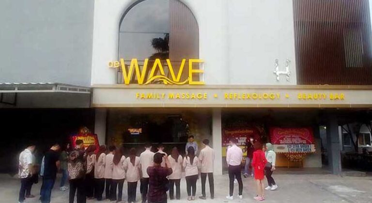 Masyarakat mencari tempat pijat kesehatan yang nyaman di Jakarta Barat? De Wave Kalideres Family Reflexologi Beauty Bar memberikan