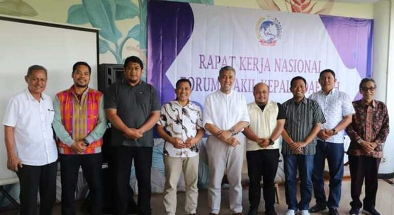 Wakil Bupati Tanjab Barat menghadiri rapat kerja nasional Forum Wakil Kepala Daerah yang di laksanakan di Yogyakarta, Rabu (6/12/2023).