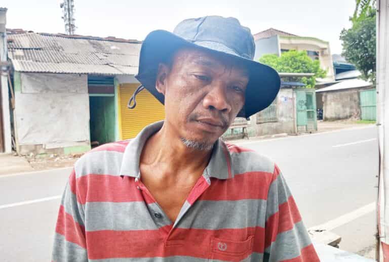 Gerobak Sampah Digasak Maling, Pengangkut Sampah di Semanan Hanya Bisa Pasrah