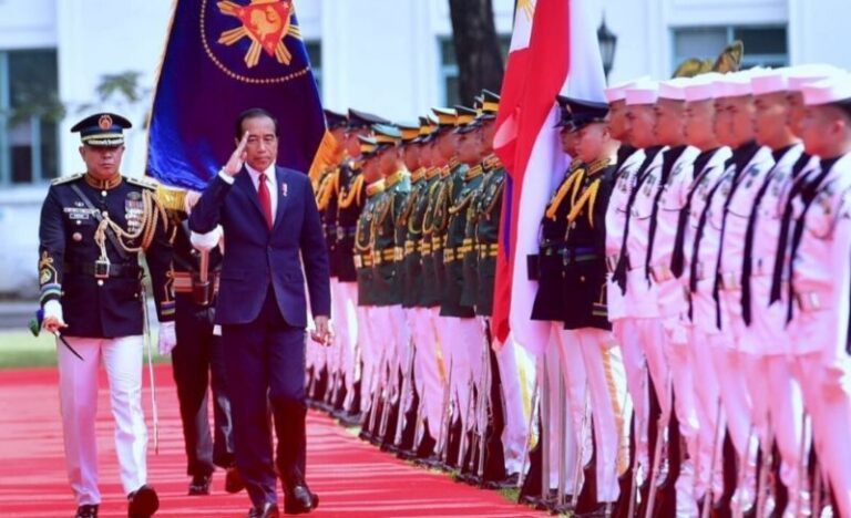 Presiden Jokowi Tiba di Istana Malacañang, Disambut Upacara Resmi
