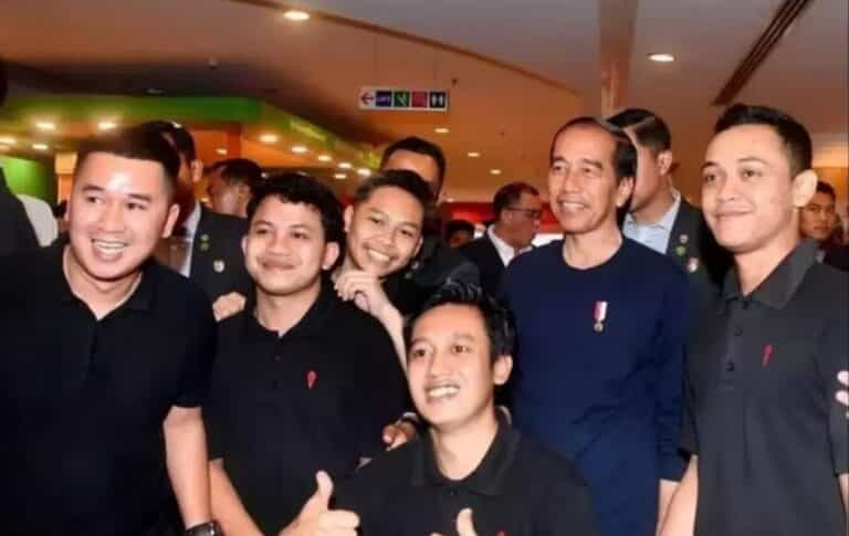 Presiden Jokowi “Blusukan”, di Malam Mingguan Sapa Warga di Brunei