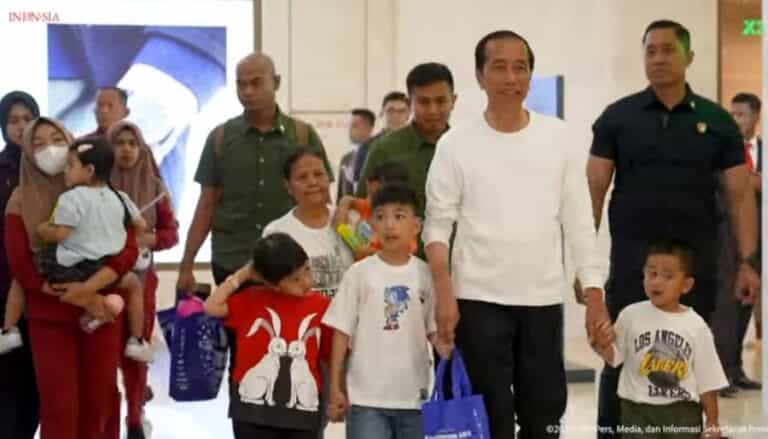 Jokowi Bersama Lima Cucunya Habiskan Akhir Pekan di Jakarta