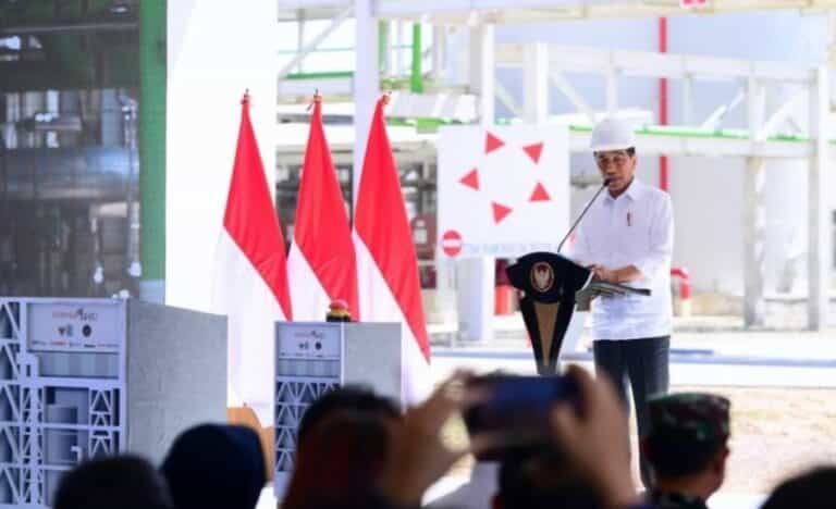 Presiden Jokowi Resmikan Pabrik Amonium Nitrat, Dorong Kemandirian Pangan Indonesia