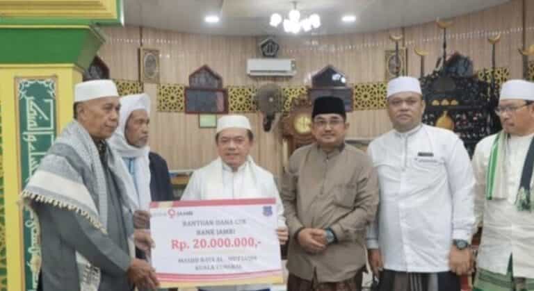 Pemerintah Provinsi Jambi bersinergi dengan Pemerintah Kabupaten Tanjung Jabung Barat (Tanjabbar) dalam kegiatan Safari Subuh di Masjid