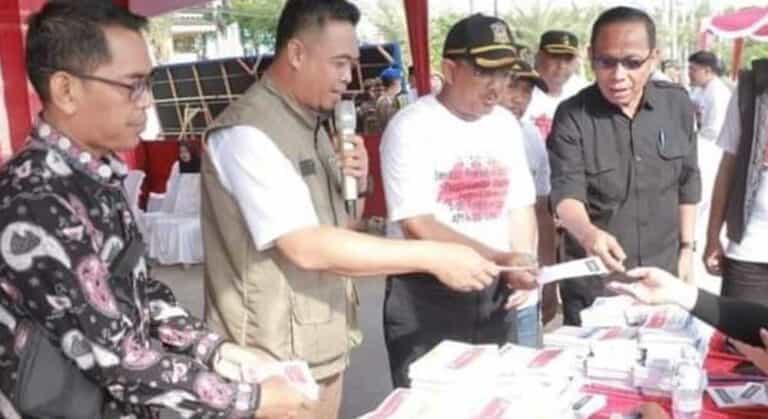 Bupati H. Anwar Sadat mengadakan Simulasi Pemilu 2024 bertempat di Alun-alun Kota Kuala Tungkal, pada kesempatan itu H. Anwar Sadat