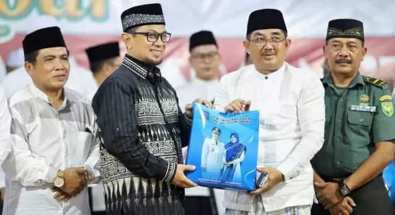 Pemerintah Kabupaten Tanjung Jabung Barat (Pemkab Tanjabbar) menggelar Tabligh Akbar dalam rangka memperingati Isra Miraj Nabi Muhammad