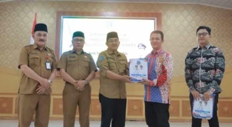 Bupati Tanjung Jabung Barat (Tanjab Barat), Drs. H. Anwar Sadat, membuka secara resmi kegiatan workshop kerja sama dalam negeri, Selasa