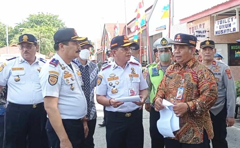 Kadishub DKI Tinjau Kesiapan Jelang Lebaran 2024 di Terminal Kalideres