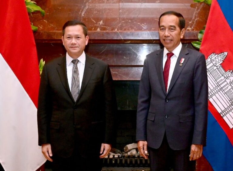 Jokowi Tingkatkan Kerja Sama dengan Kamboja Saat Bertemu PM Hun Manet