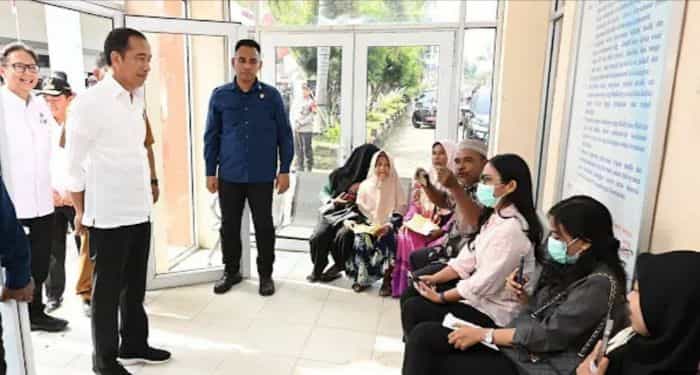 Presiden Jokowi Tinjau Fasilitas dan Pastikan Pelayanan Kesehatan RSUD Sibuhuan