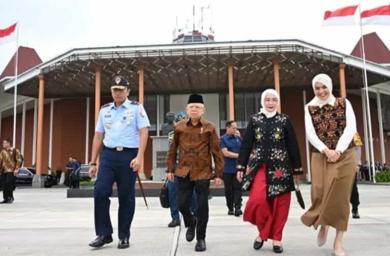 Hadiri Pengukuhan KDEKS Provinsi Kalbar, Wapres Bertolak ke Pontianak