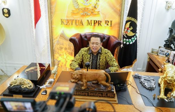 Berikan Kuliah Pascasarjana ‘Demokrasi Indonesia’, Bamsoet Ajak Kaji Ulang Sistem Demokrasi Pemilihan Langsung di Indonesia