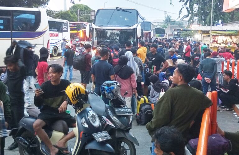 Puncak Arus Mudik Lebaran, 7000 Pemudik Berangkat dari Terminal Kalideres