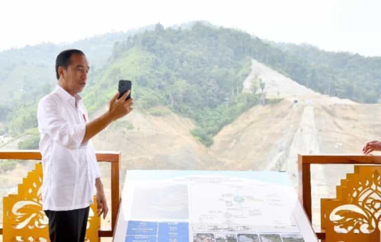 Presiden Jokowi Tinjau Pembangunan Bendungan Bulango Ulu, Optimistis Selesai Akhir Tahun 2024
