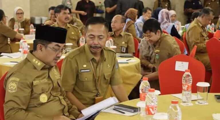 Rapat Koordinasi Sinergi dan Penguatan Pemberantasan Korupsi Kepala Daerah se-Provinsi Jambi. Acara ini berlangsung di Swiss-bel Hotel