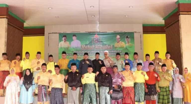 Bupati Tanjabbar Anwar Sadat menghadiri acara Halal Bihalal yang diadakan oleh Lembaga Adat Melayu Jambi Kabupaten Tanjabbar dengan tema
