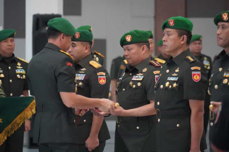Tongkat Komando Danrem 071/Wijayakusuma di Serahterimakan