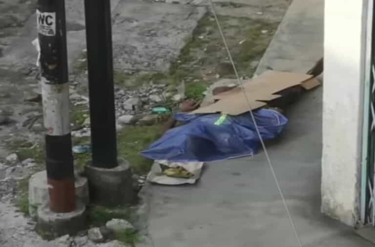 Pensiunan PNS Ditemukan Meninggal di Bawah Plastik Biru