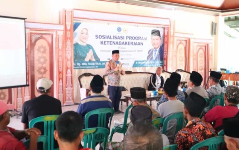 Anggota DPR RI Muhammad Rizal Bersama Kemnaker Sosialisasi Program Ketenagakerjaan di Kresek Tangerang
