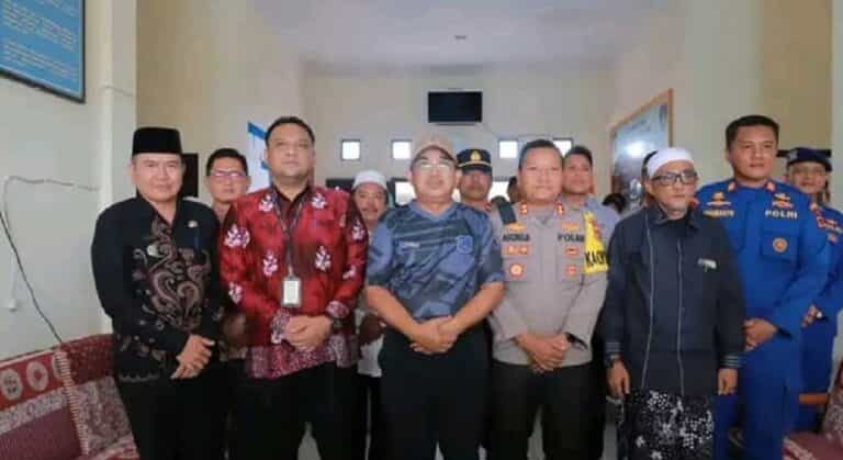 Hal tersebut disampaikan Bupati Tanjung Jabung Barat Drs. Anwar Sadat, saat memberikan sambutan pada acara peresmian Dermaga Polairud