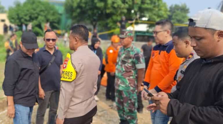 Danramil 04/Jatiasih Bersama Kapolsek, Camat dan BPBD Penyisiran sungai Usai Penemuan Mayat