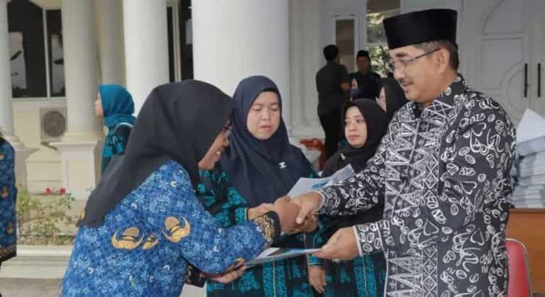 Bupati Tanjung Jabung Barat Drs. H. Anwar Sadat, mengumumkan bahwa mulai tahun anggaran 2025, para PPPK akan menerima TPP
