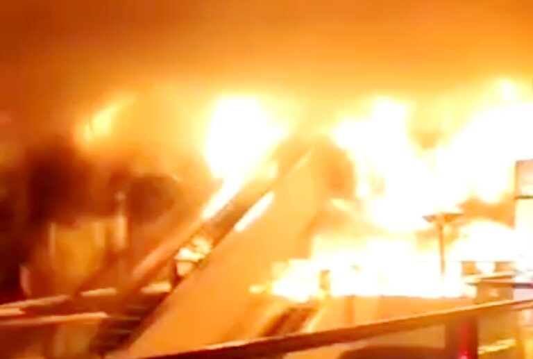 Mal Ciputra Jakbar Terbakar Tutup Sementara, 16 Unit Damkar Dikerahkan