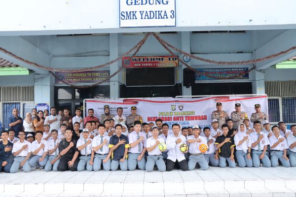 Polsek Kalideres dan SMK YADIKA 3 Gelar Deklarasi Anti Tawuran