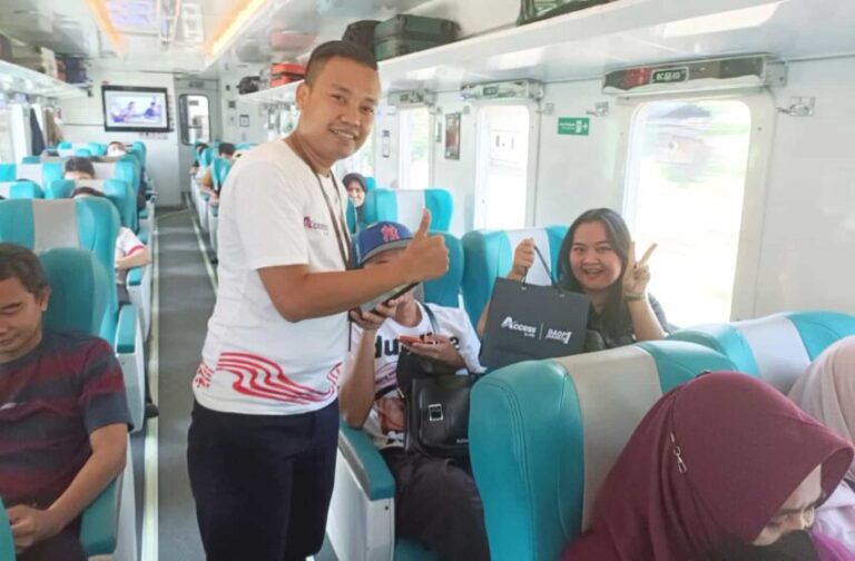 Hari Pahlawan, KAI Daop 1 Jakarta Gelar Kegiatan Spesial di KA Blambangan Ekspres