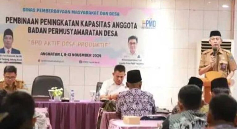 Mewakili Pjs Bupati Tanjab Barat, Asisten Administrasi Umum, Ir. H. Agus Sanusi, M.Si., membuka kegiatan badan permusyawaratan desa