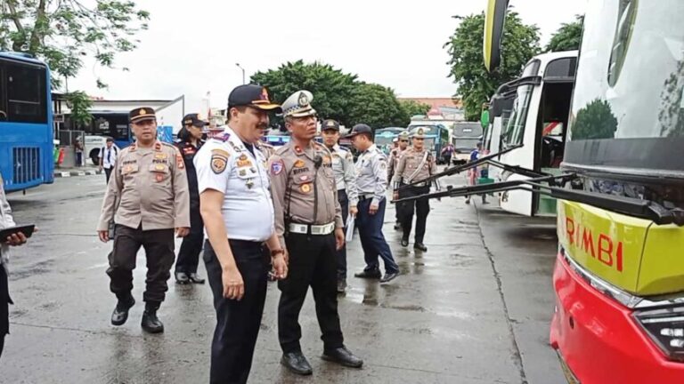 Jelang Libur Nataru, Terminal Kalideres Lakukan Ramp Check hingga Tes kesehatan Pengemudi