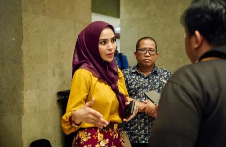 Tegas!!! Ranny Bela 2 Guru Honorer yang Dipecat Secara Sepihak, Ini Kisahnya