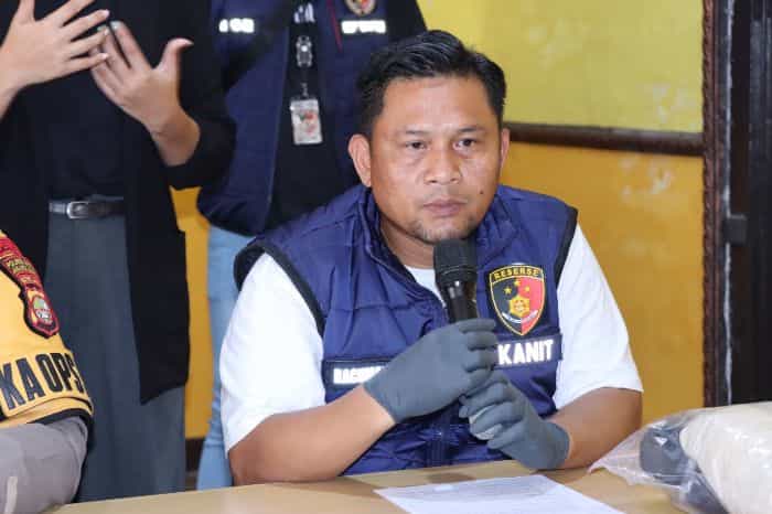Respons Cepat dan Humanis, Polsek Palmerah Bantu Warga Slipi yang Kehilangan HP