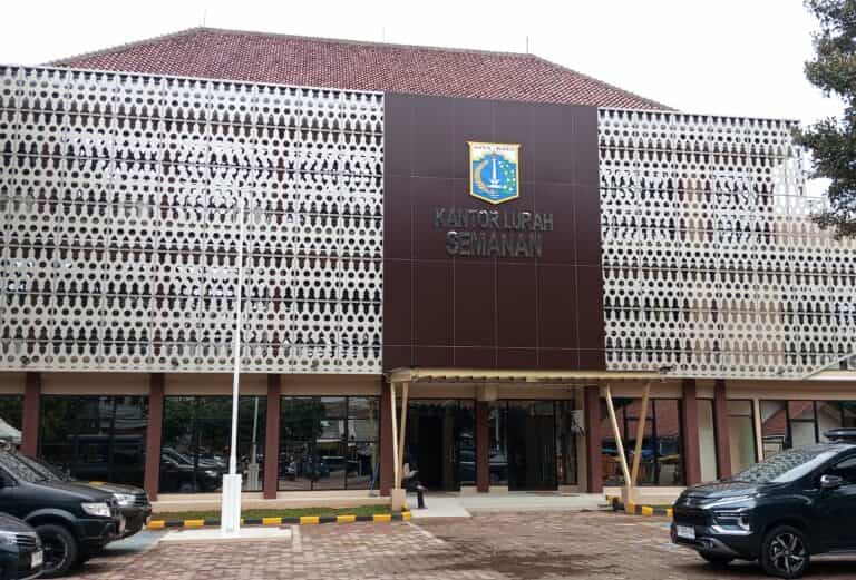 Kantor Kelurahan Bocor Saat Hujan Deras, Lurah Semanan: Sudah Dilaporkan ke Kontraktor