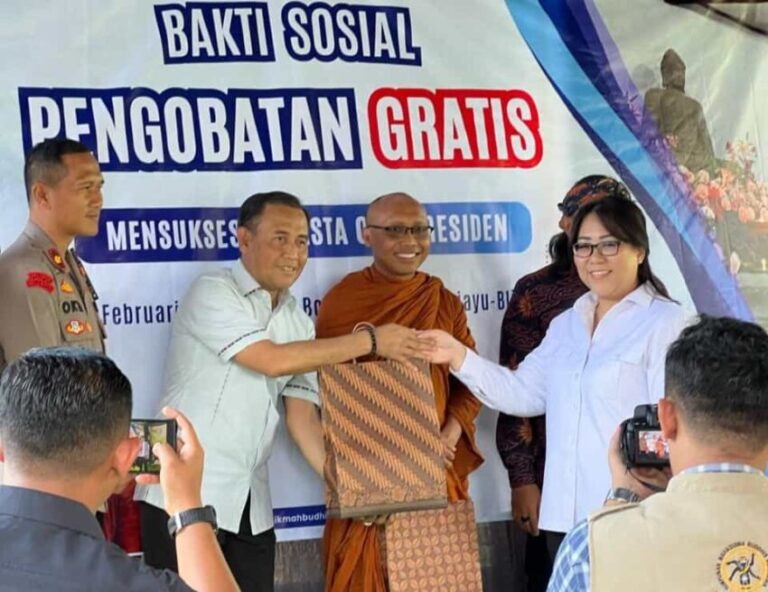 Hikmahbudhi bersama Yayasan Pelita Talenta Berdaya dan Polda Jatim Gelar Pengobatan Gratis