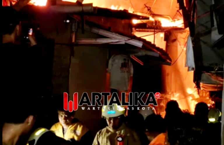 Kebakaran Permukiman Manggarai, 1 Pabrik Tahu dan 2 Rumah Petakan