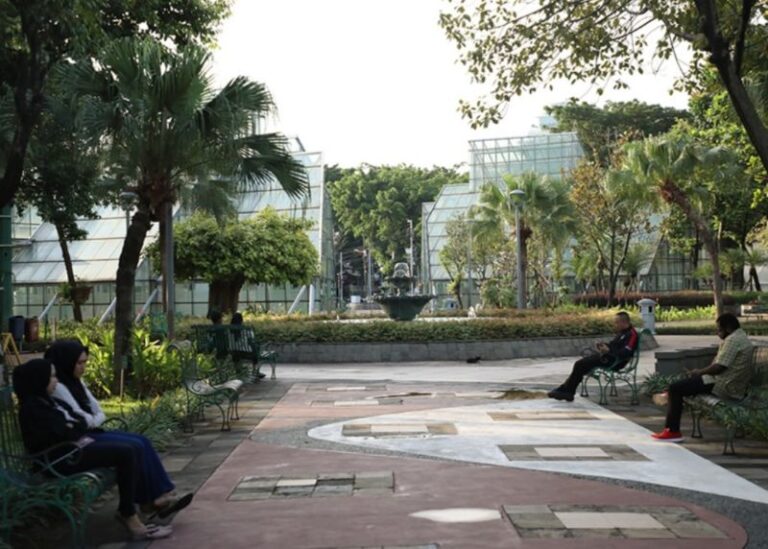 Taman Menteng dan Lapangan Banteng akan Beroperasi 24 Jam