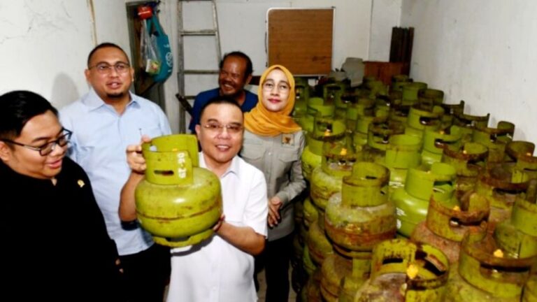 Tinjau Langsung Distribusi LPG 3 Kg, DPR RI dan Pertamina di Jakarta Barat