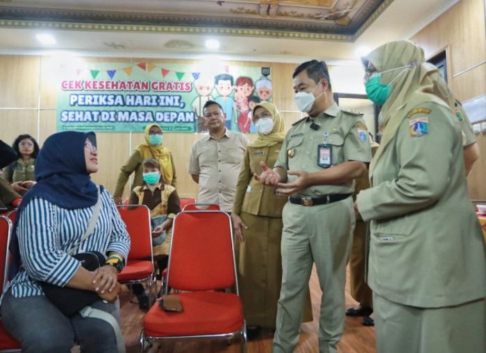Pj Gubernur Teguh Tinjau Layanan Kesehatan Gratis di Puskesmas Pulogadung Jakarta Timur