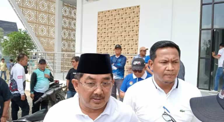 Kelangkaan gas LPG 3 kg terjadi di Kabupaten Tanjung Jabung Barat, Jambi, membuat masyarakat meradang. Bupati Tanjabbar Anwar Sadat