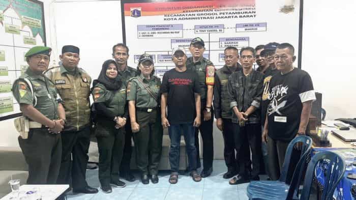 Tingkatkan Tali Silaturahmi, Babinsa Koramil 03/GP Bersama Mitra Jaya 3311 Melaksanakan Anjangsana dan Komsos 