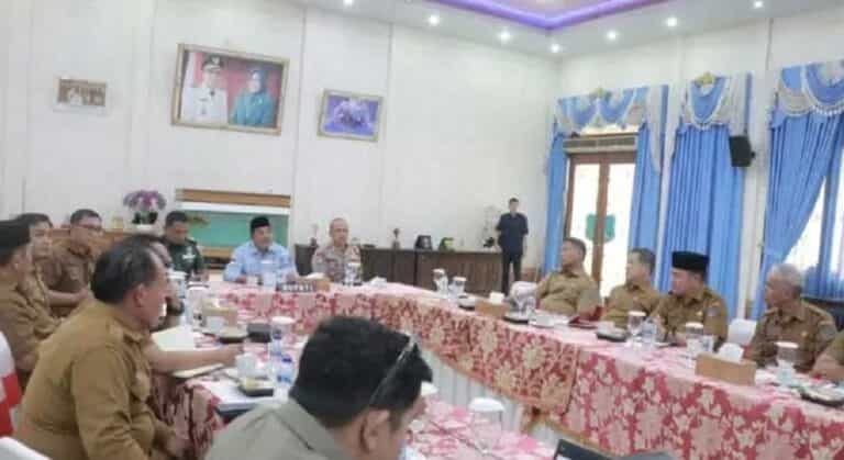 Pemkab Tanjab Barat di bawah kepemimpinan Bupati Drs. H. Anwar Sadat, M.Ag., siap melaksanakan Program Makan Bergizi Gratis (MBG) yang