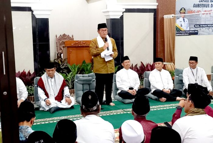 Gubernur DKI Pramono Buka Puasa Bersama Warga Kebon Singkong Jaktim