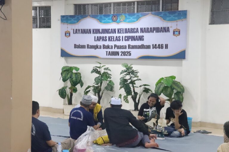 Berkah Ramadan, Lapas Cipinang Adakan Buka Bersama Warga Binaan dengan Keluarga