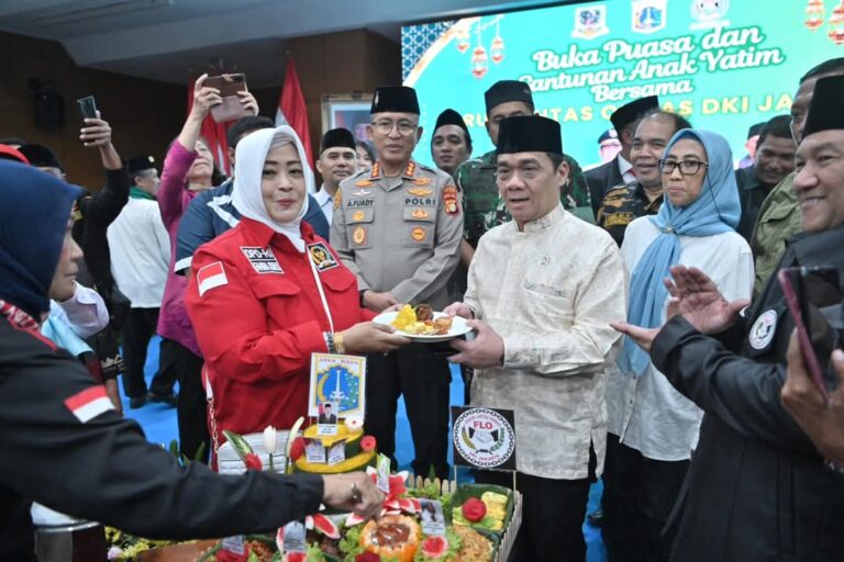 Fahira Idris hadiri Buka Puasa Bersama dan Santunan Yatim Piatu Bersama FLO Provinsi DKI Jakarta