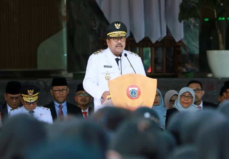 Wagub Rano Pimpin Apel Hari Otda ke 29 di Halaman Balai Kota
