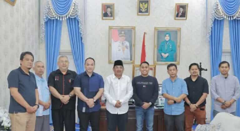 Bupati Tanjab Barat Drs. H. Anwar Sadat, M.Ag., kembali menunjukkan komitmennya terhadap pembangunan berkelanjutan dengan menggelar