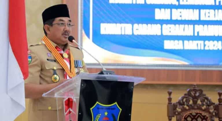 Semangat baru bagi Gerakan Pramuka Tanjung Jabung Barat (Tanjabbar). Bupati Tanjab Barat Drs. H. Anwar Sadat, M.Ag. resmi dilantik sebagai