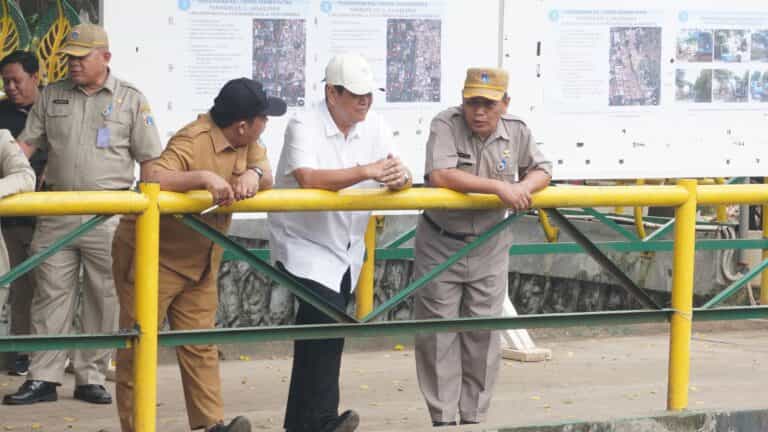 Tuntaskan banjir, SDA Jakarta Selatan keruk kali Cideng di Menteng Dalam Tebet