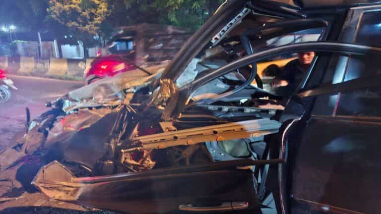Innova Tabrak Truk di Jalinsum Tanjung Morawa, Satu Luka Ringan, Warga Sempat Panik